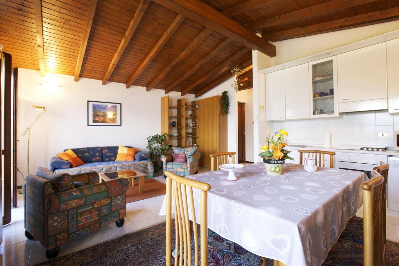 Апартаменты Residenza Arcobaleno Pino Lago Maggiore Экстерьер фото